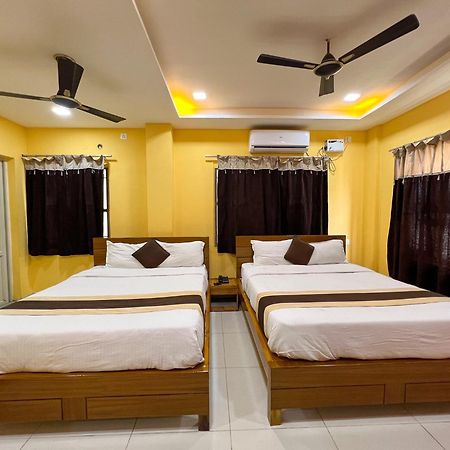 Le Hotel Host Tiruchirappalli Extérieur photo