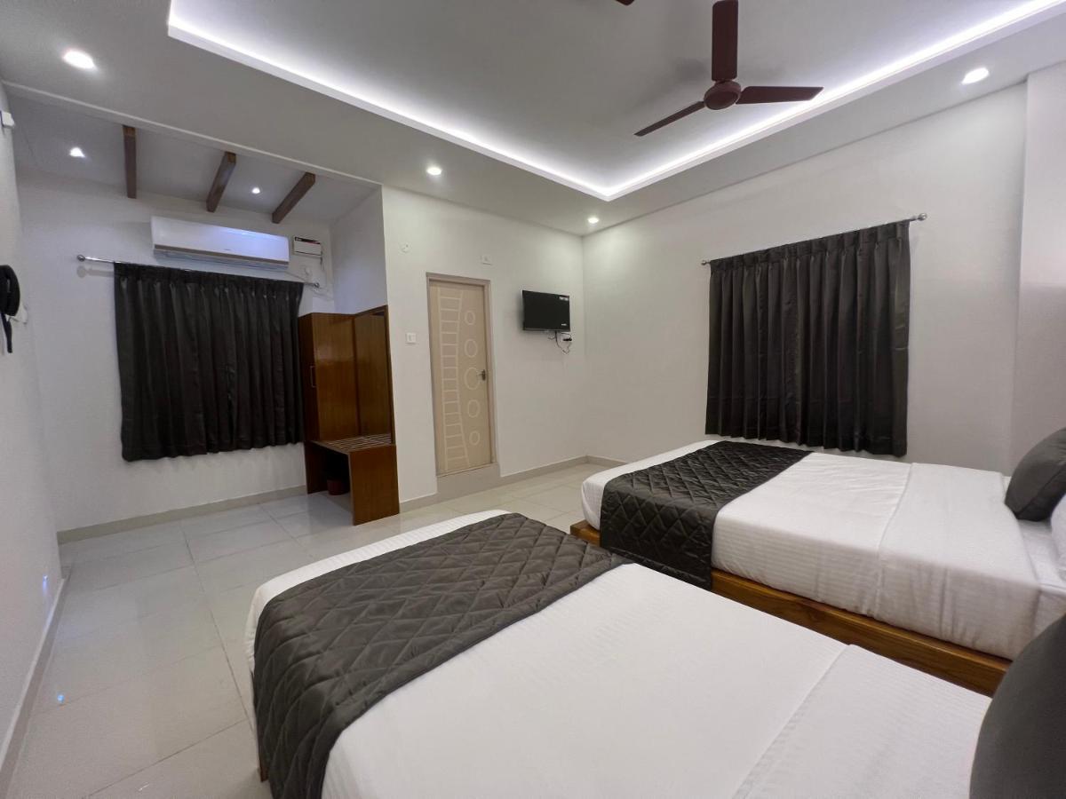 Le Hotel Host Tiruchirappalli Extérieur photo
