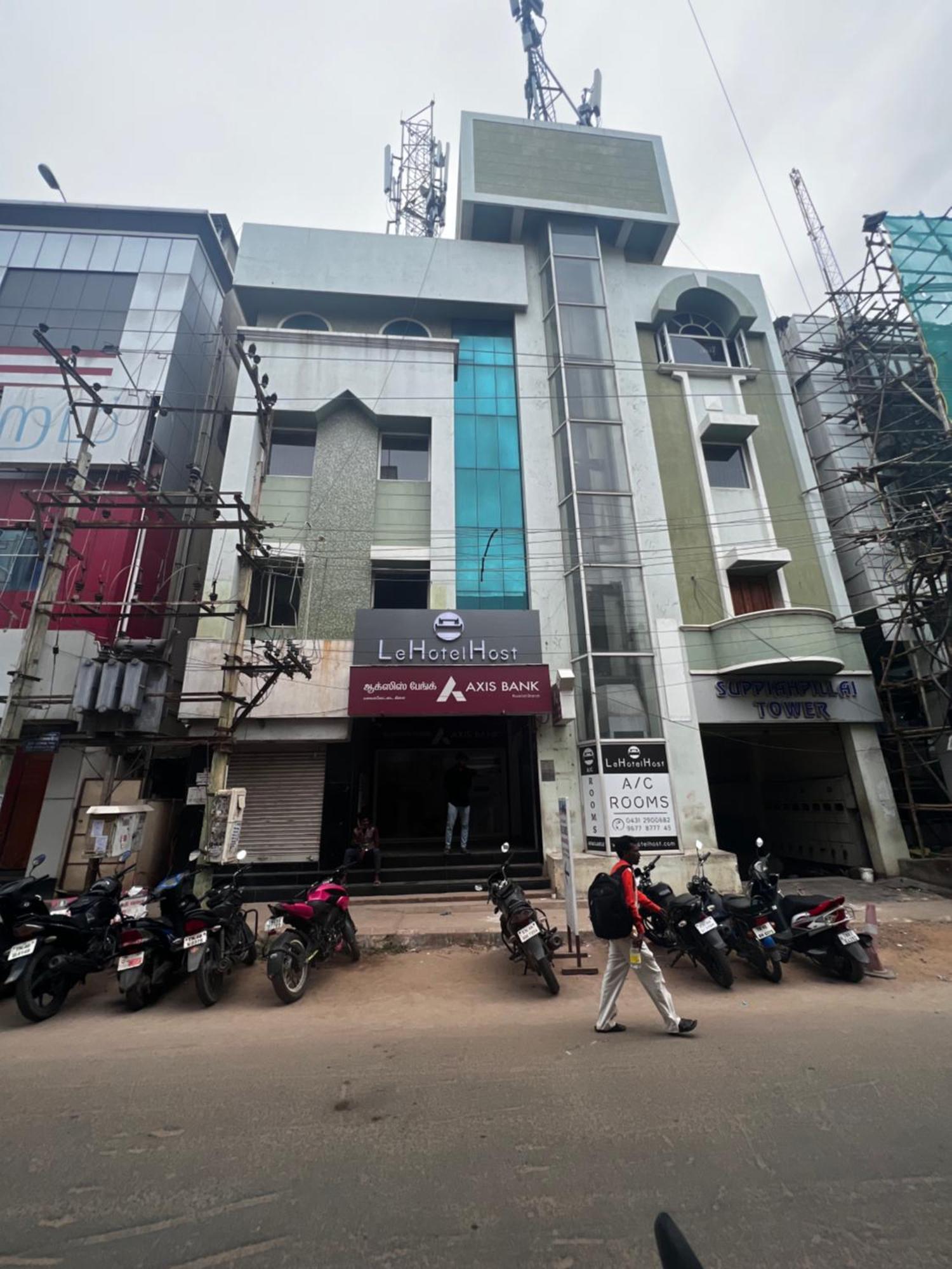 Le Hotel Host Tiruchirappalli Extérieur photo