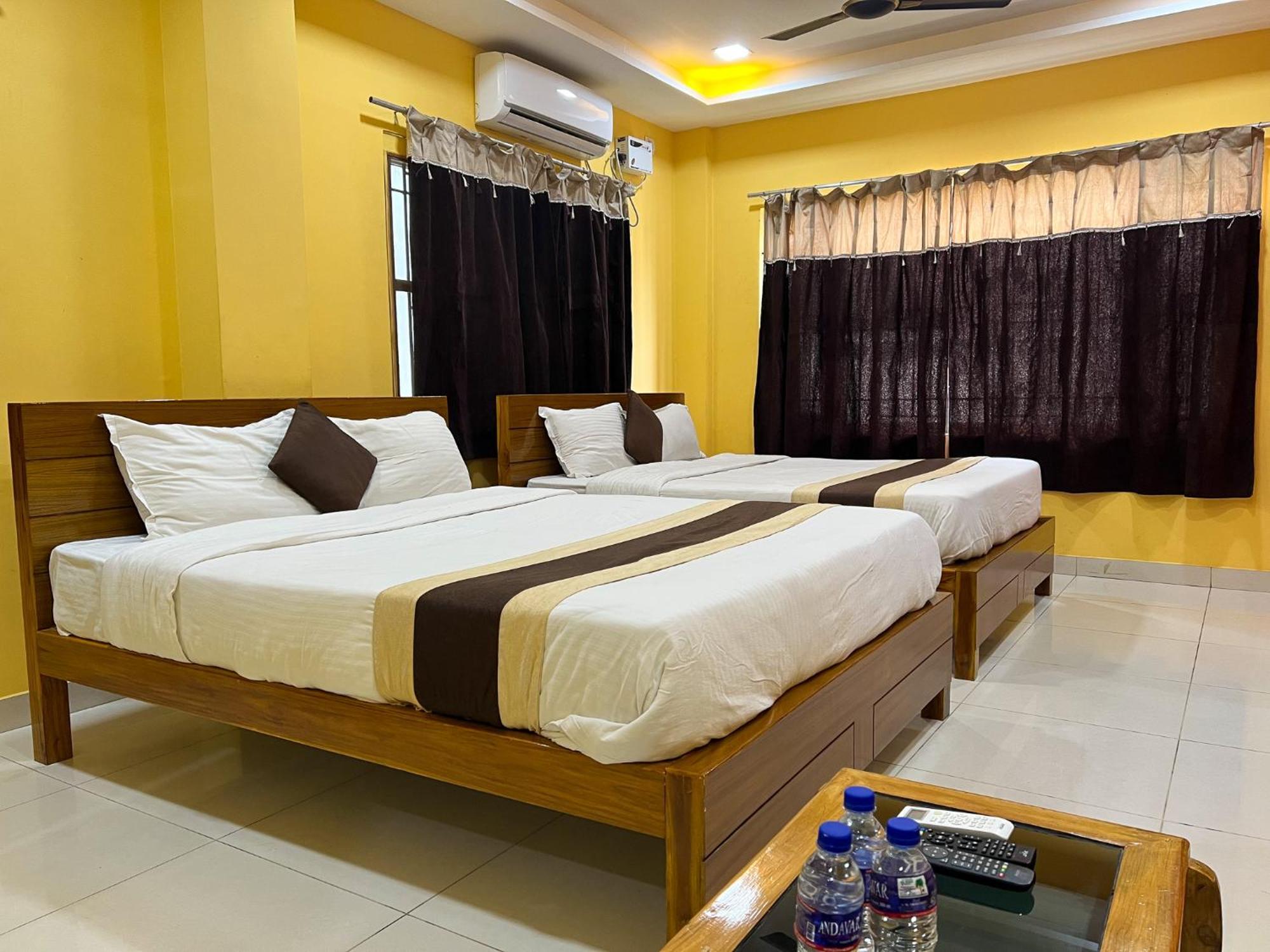 Le Hotel Host Tiruchirappalli Extérieur photo